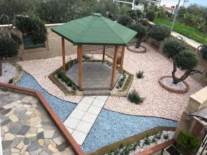 A garden outside B&B Colle Acquabella