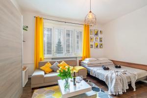 Posteľ alebo postele v izbe v ubytovaní Castle Cozy Apartment