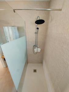 Bilik mandi di Casa Luzdimar 2
