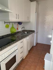 Køkken eller tekøkken på Apartment in La Antilla