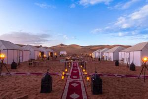 Příroda nedaleko luxury tent