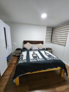Postel nebo postele na pokoji v ubytování Céntrico y cómodo departamento