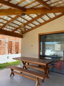 Patio nebo venkovní prostory v ubytování Casa de Praia em Guaratiba