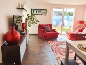 Posezení v ubytování Moradia Familiar Piscina 5min Praia by HOST-POINT