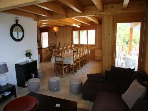 Gallery image of Chalet in Veysonnaz with mountain view in Veysonnaz