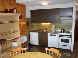 Extravagant apartment with view tesisinde mutfak veya mini mutfak