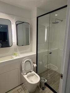 Ένα μπάνιο στο Melbourne Luxe Retreat 2B2B Pool, Gym 34th floor