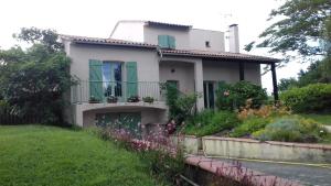 Zahrada ubytování 2 chambres lit140 et 2lits 90 dans villa10mn ligue de foot 13mn clinique l union 18mn golf Palmola + 6 fotografií