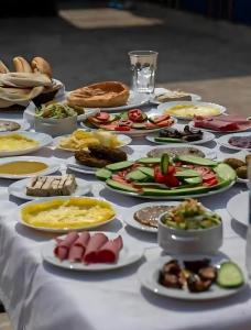 Jídlo v hotelu nebo okolí + 33 fotografií