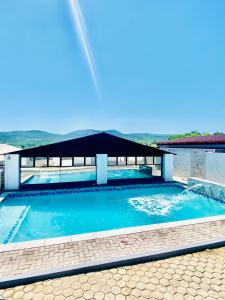 Swimmingpoolen hos eller tæt på Shibar farm house Mpumalanga