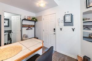 Ένα ή περισσότερα κρεβάτια σε δωμάτιο στο Studio COZY - Rue Ste-Catherine