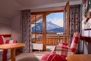 Ein allgemeiner Bergblick oder ein Berglick von des Hotels aus