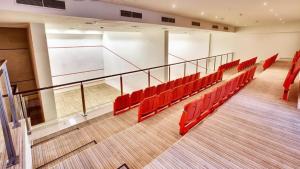 Galeri foto Studio APT with Pool, Gym, Squash and Badminton Courts di Dubai