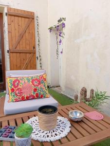 Posezení v ubytování ROOMS HOME CSM Suite privée avec terrasse et Suite privée 2 chambres jusqu'à 3 chambres et 1 à 8 personnes