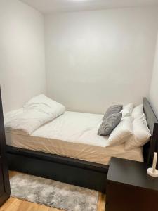 Katil atau katil-katil dalam bilik di TWA Apartment +14 gambar