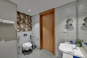 Clarion Hotel Khayal Kochi, Infopark的一间浴室