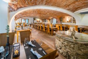 Restaurace v ubytování Hotel-Gasthof zum Bach