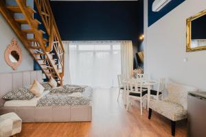 Гостиная зона в Red House Gdynia - Kamienica blisko morza +71 фотография