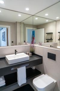 Koupelna v ubytování Luxury penthouse 3 bedrooms, large terrace, barbecue, near beach and Shopping Center - La Zenia