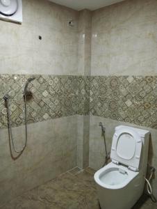 Un baño de Cha Cha Guest House