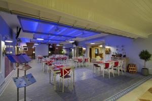 A restaurant or other place to eat at Villa Sunflower Hotel - All Inclusive