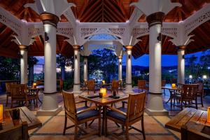 Sandals Royal Caribbean All Inclusive Resort & Private Island - Couples Only餐厅或其他用餐的地方