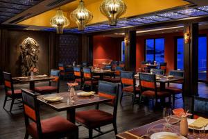 Sandals Royal Caribbean All Inclusive Resort & Private Island - Couples Only餐厅或其他用餐的地方