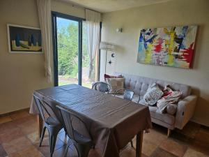Χώρος καθιστικού στο Tornasole,reserva natural,La granja,Cordoba