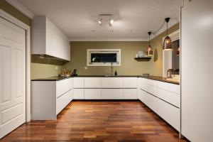 Kjøkken eller kjøkkenkrok på ARCTIC HOMES - Villa Borealis