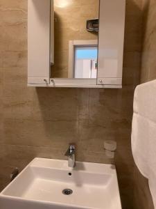Ένα μπάνιο στο Apartment La Piedra Budva
