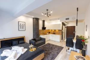 Χώρος καθιστικού στο Apartly - apartamenty Hanza Tower