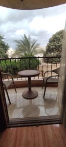 Balkon oz. terasa v nastanitvi Pyramids View RZ 1