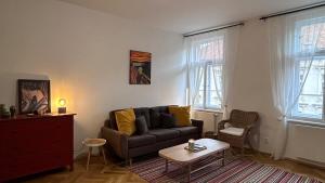 Posezení v ubytování Stylish accommodation in the center of Prague