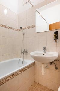 Koupelna v ubytování Hotel Veronika