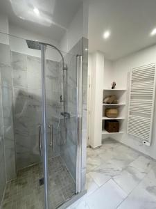 Koupelna v ubytování Joli 2 pièces avec terrasse, proche mer