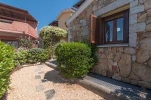 A garden outside Villetta - Aliterno V5