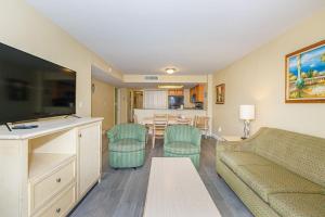 Televisor o centre d'entreteniment de Oversized 6BR Multi-Unit Suite-Oceanfront Compass Cove 1216 and 1217