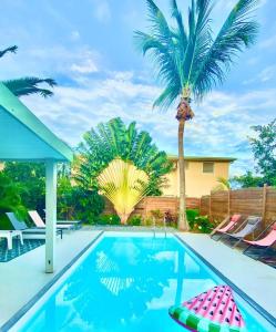 Bazén v ubytování Villa Magellan, walkable Orient Bay beach, private pool nebo v jeho okolí