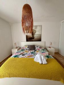 Postel nebo postele na pokoji v ubytování Villa Magellan, walkable Orient Bay beach, private pool