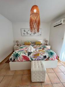 Posezení v ubytování Villa Magellan, walkable Orient Bay beach, private pool