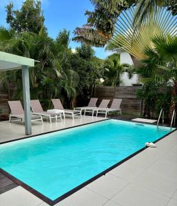 Bazén v ubytování Villa Magellan, walkable Orient Bay beach, private pool nebo v jeho okolí
