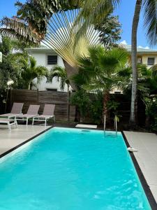 Bazén v ubytování Villa Magellan, walkable Orient Bay beach, private pool nebo v jeho okolí