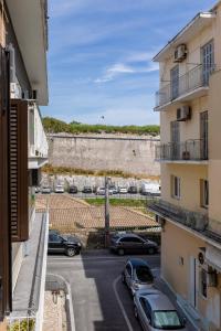 Το κτήριο όπου στεγάζεται  το διαμέρισμα