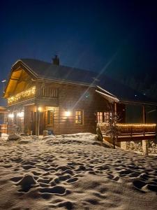 Afbeelding uit fotogalerij van Chalet Family in Horná Mariková