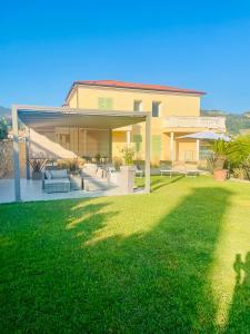 O grădină în afara Villa Sole