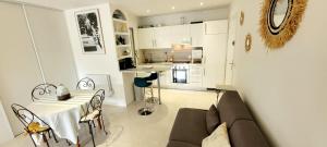 Køkken eller tekøkken på Be Cool golfe de Saint-Tropez