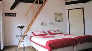 Postel nebo postele na pokoji v ubytování Camping 3 étoiles - Piscine - ccagief + 62 fotografií