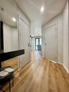 Fotografie z fotogalerie ubytování ApartPoltava Сонячний парк, історичний ЦЕНТР Найновіший будинок Дизайн 2023 Легка розкіш Тропічний душ ЗВІТНІ ДОКУМЕНТИ v destinaci Poltava