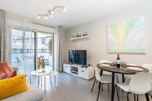 TV a/nebo společenská místnost v ubytování Le Stelia T2 6min gare, 8 min palais et plages, Parking privé