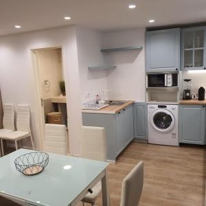 Η κουζίνα ή μικρή κουζίνα στο Center Marina View Brown Studio